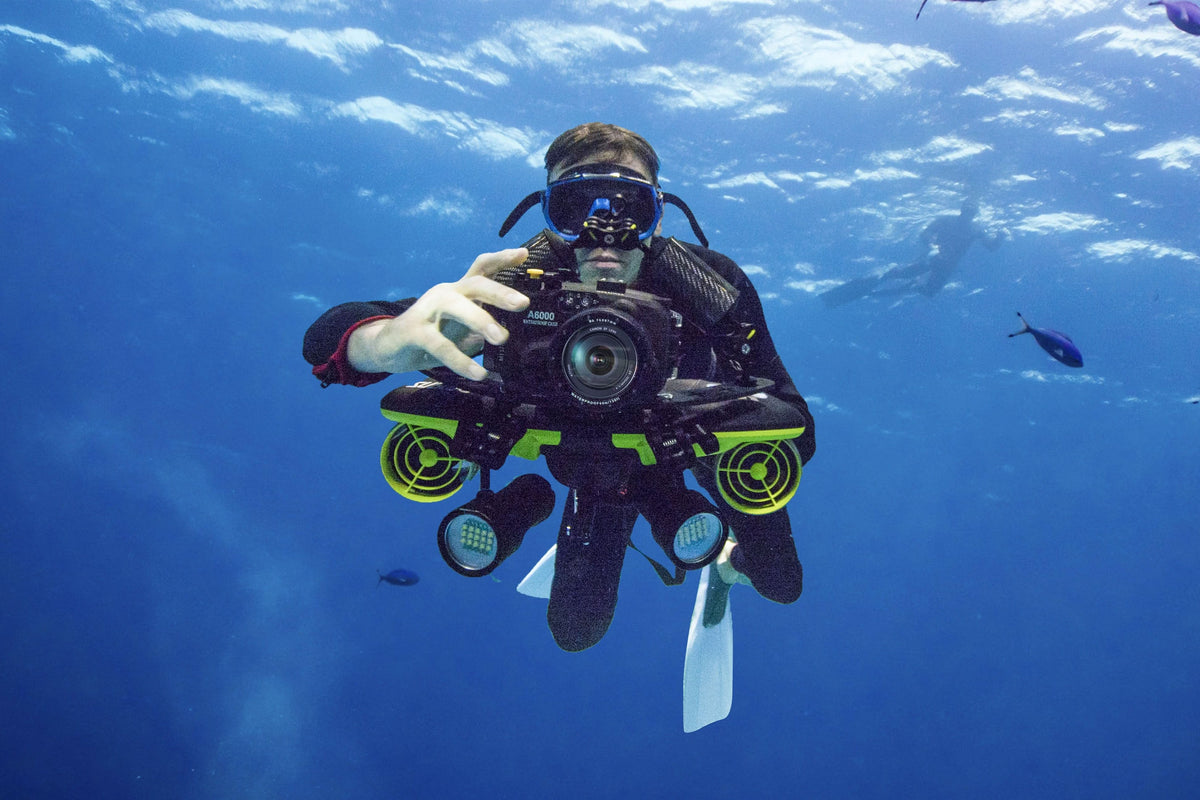 Navbow Underwater Scooter – Dual-Motor Dive Propulsion with OLED Display & 40m Depth Rating