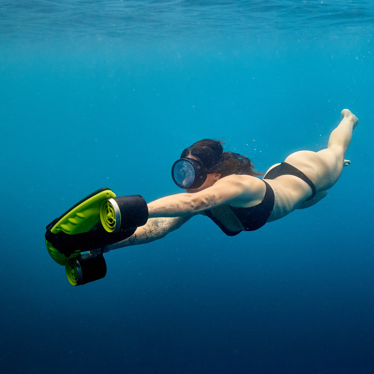 Navbow Underwater Scooter – Dual-Motor Dive Propulsion with OLED Display & 40m Depth Rating