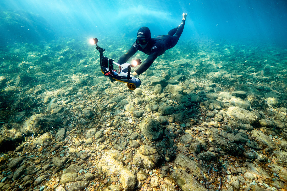 SUBLUE Navbow+ Underwater Scooter – Dual-Motor Dive Propulsion with Real-Time Dive Data