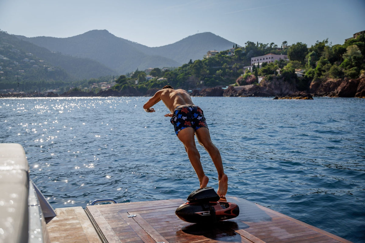 SUBLUE VAPOR Underwater Scooter – 6.21 MPH Pump-Jet Propulsion with Smart Dive Display