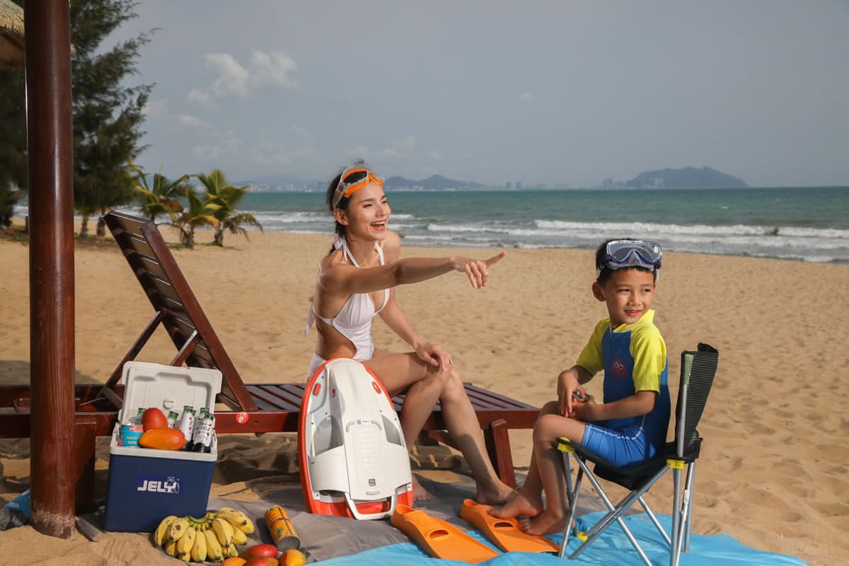 Swii Swim Training & Recreation Propulsion Board – Dual-Propeller Kickboard with Smart Controls