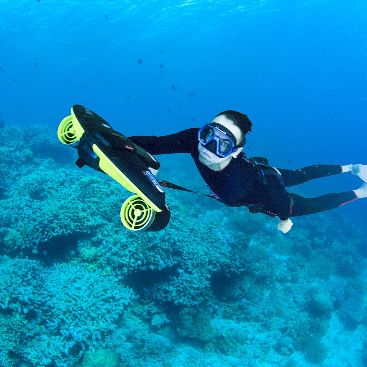 Navbow Underwater Scooter – Dual-Motor Dive Propulsion with OLED Display & 40m Depth Rating
