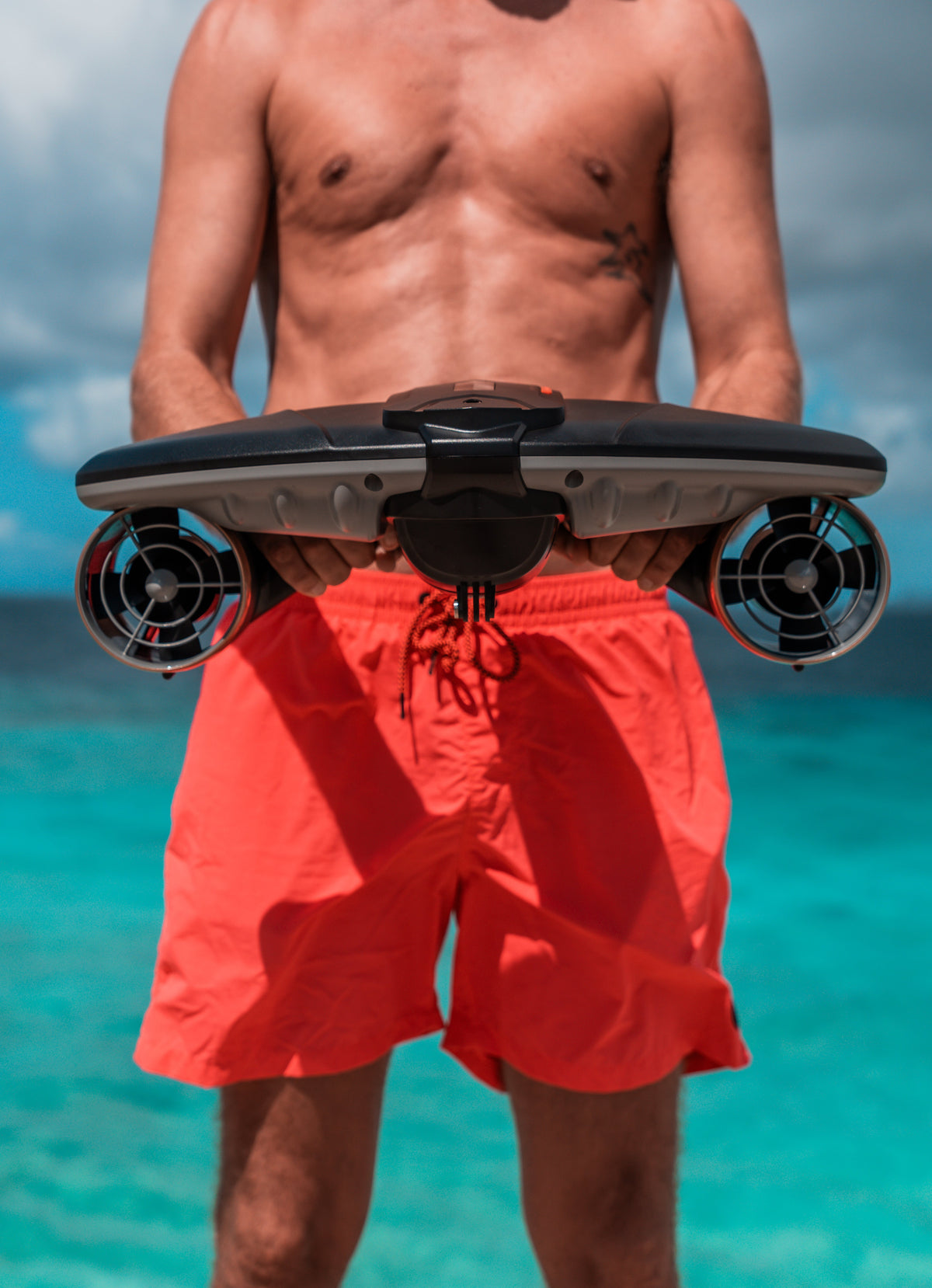 SUBLUE Navbow+ Underwater Scooter – Dual-Motor Dive Propulsion with Real-Time Dive Data