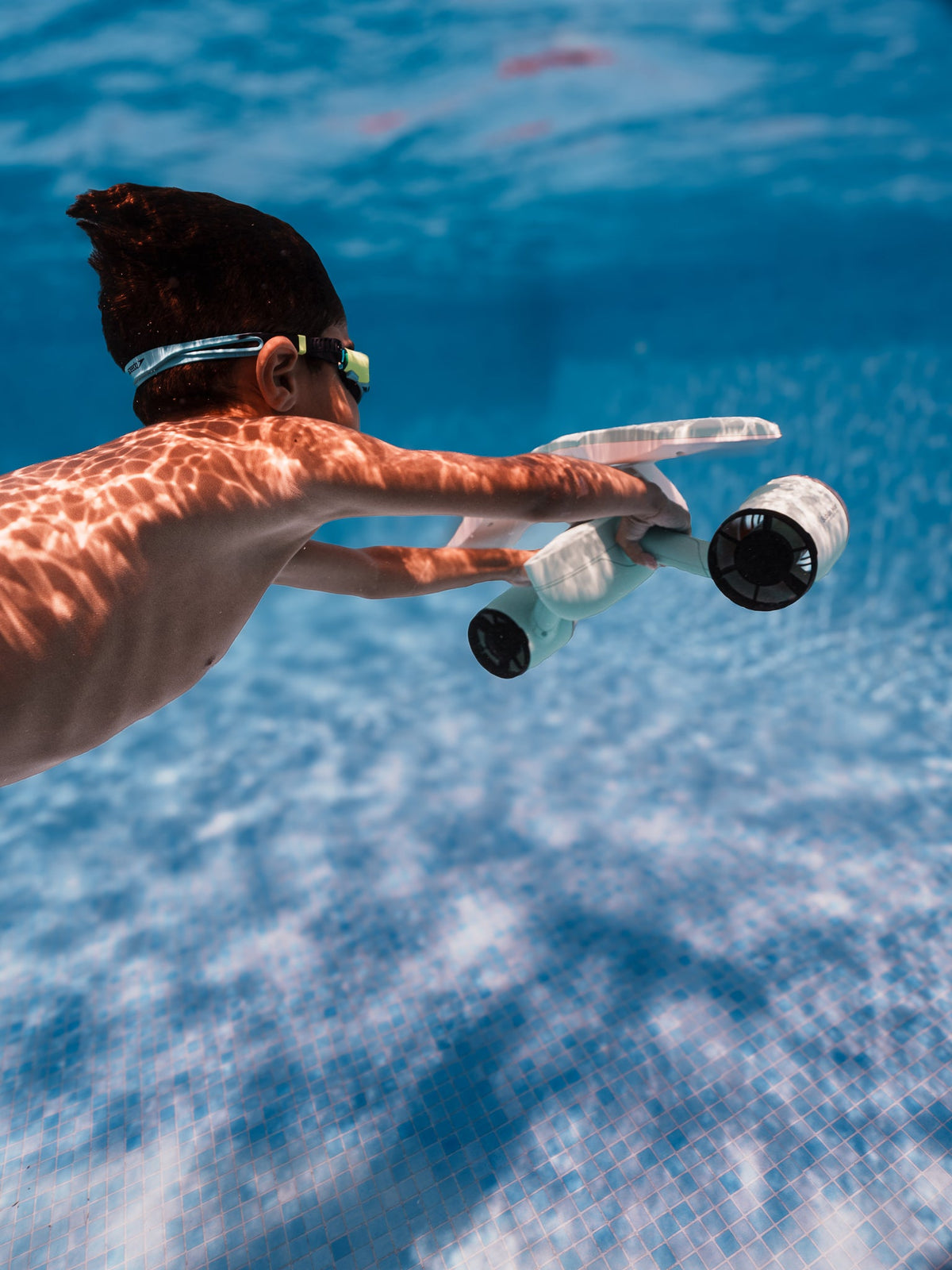 SUBLUE Mix 2026 Underwater Scooter – Dual-Speed Propulsion with 40m Depth Rating