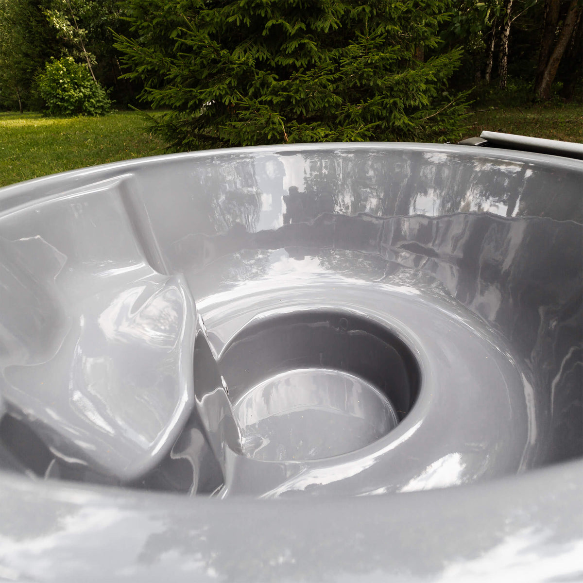 Premium 4-Person Wood-Fired Hot Tub – ThermoWood® & Fiberglass