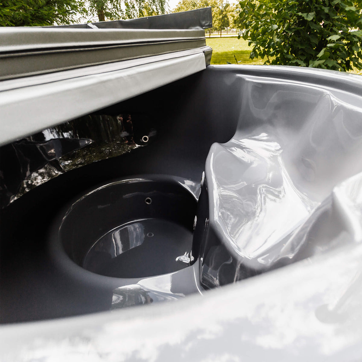 Premium 4-Person Wood-Fired Hot Tub – ThermoWood® & Fiberglass