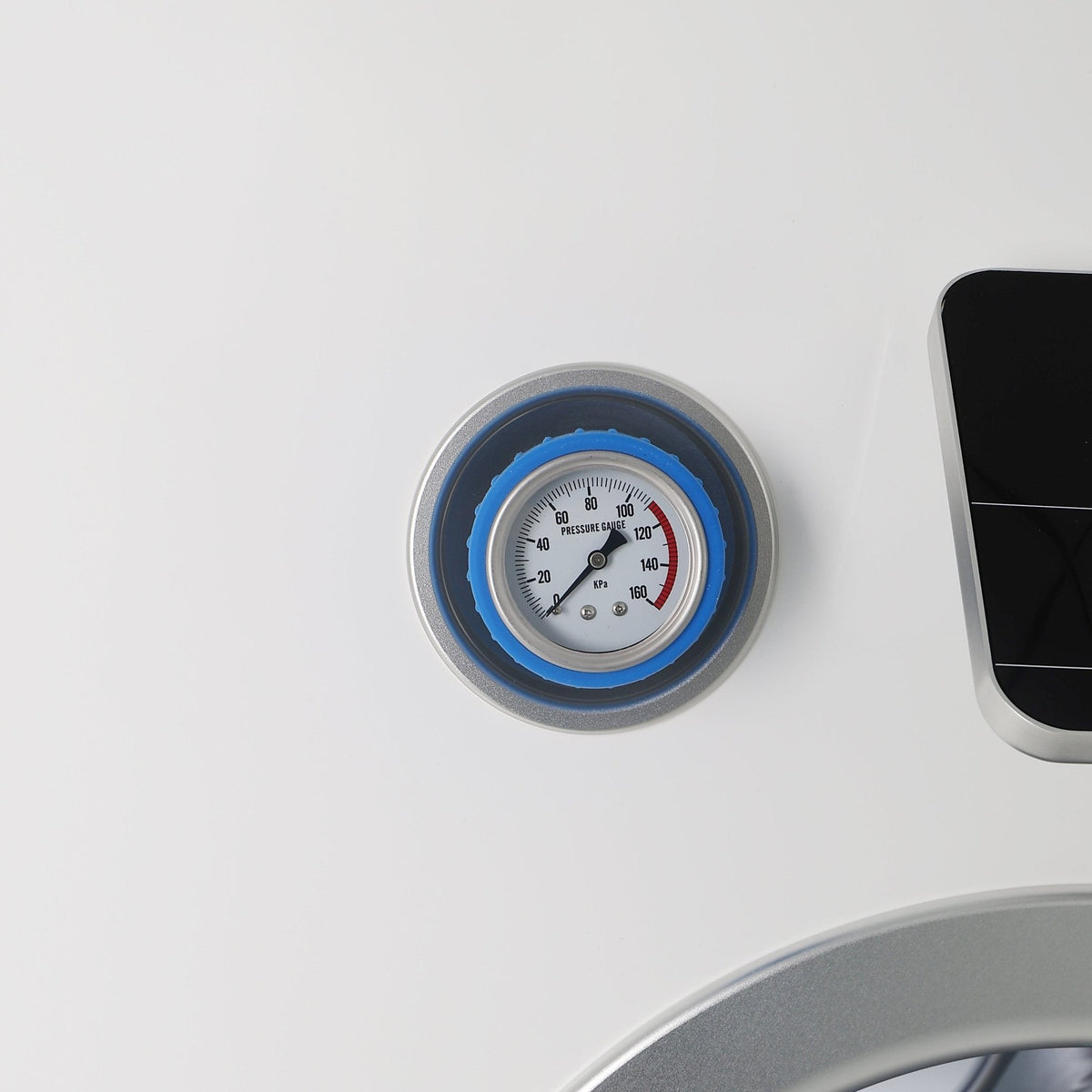 MedEq TimePod 2 – 2.0 ATA Triangular Hard-Shell Hyperbaric Chamber