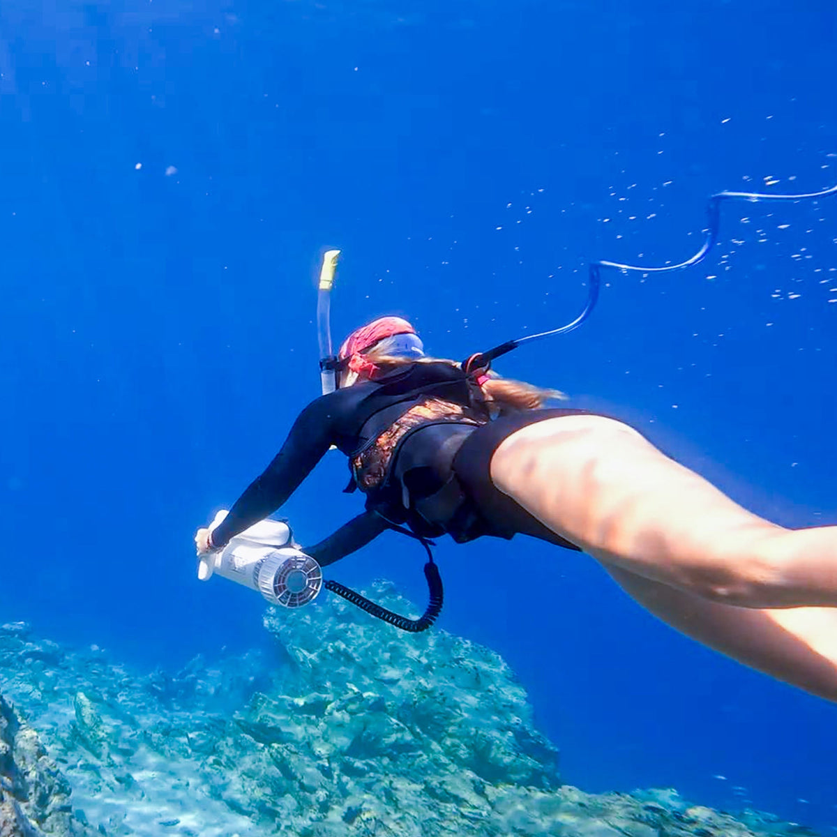 SUBLUE EZ Underwater Scooter – Compact 3.13 MPH Recreational Water Scooter with 15m Depth Rating