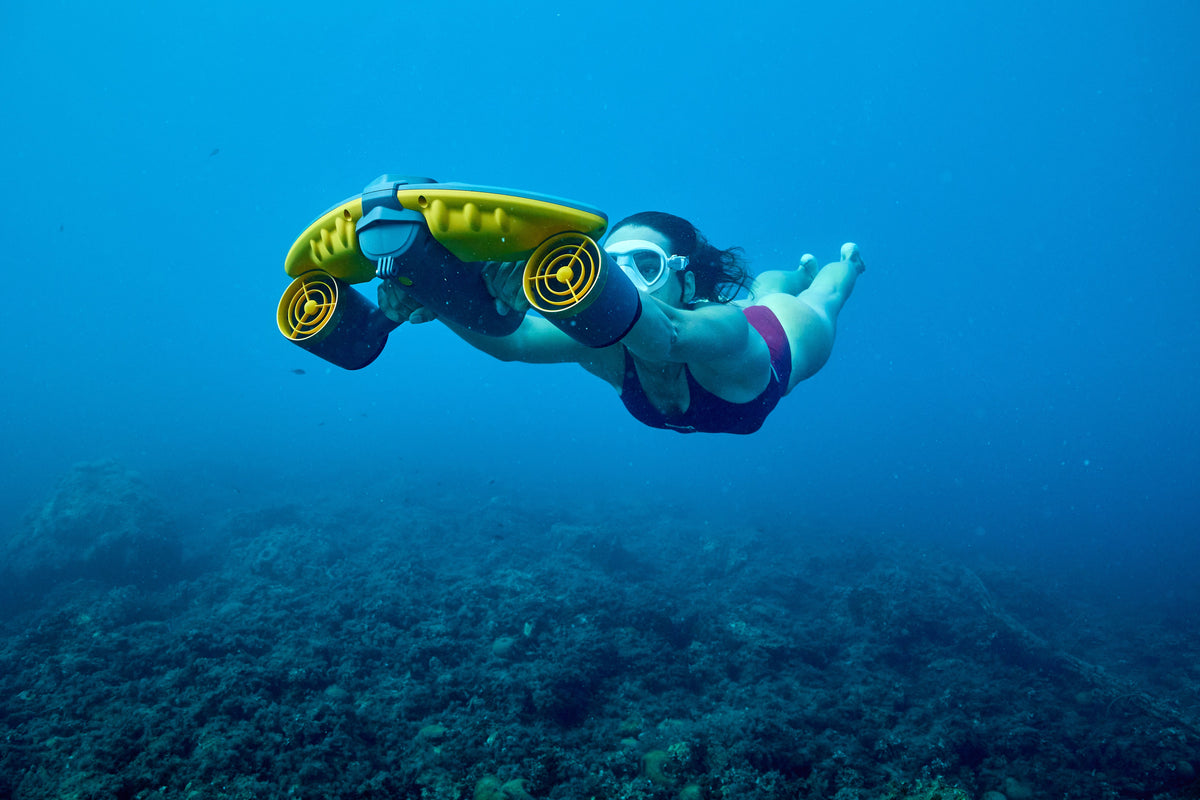 SUBLUE Navbow+ Underwater Scooter – Dual-Motor Dive Propulsion with Real-Time Dive Data