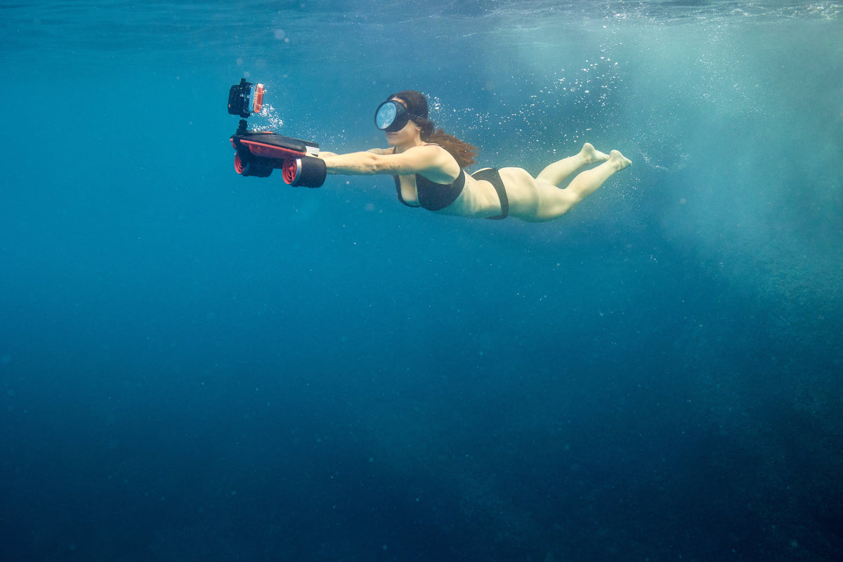 Navbow Underwater Scooter – Dual-Motor Dive Propulsion with OLED Display & 40m Depth Rating
