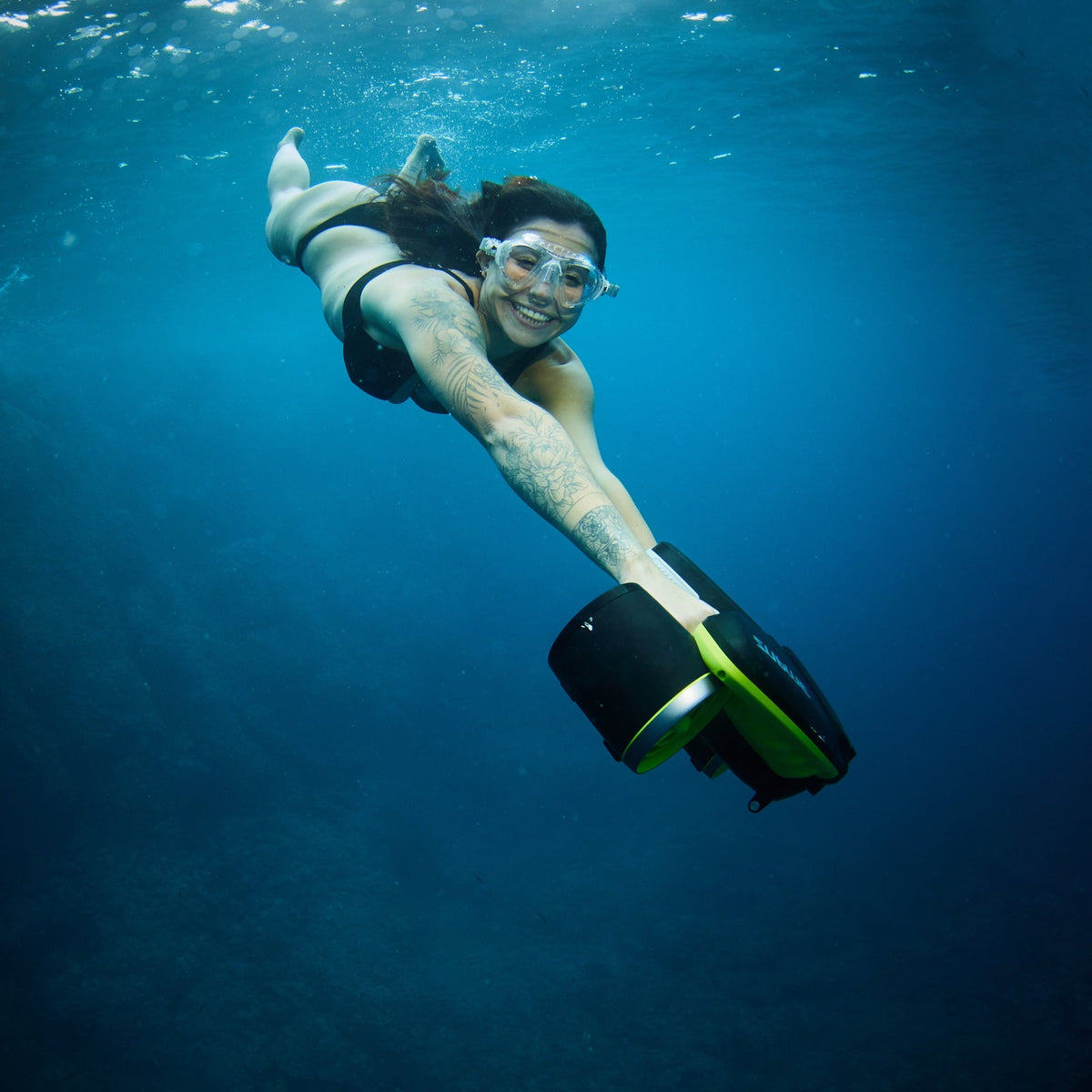 Navbow Underwater Scooter – Dual-Motor Dive Propulsion with OLED Display & 40m Depth Rating