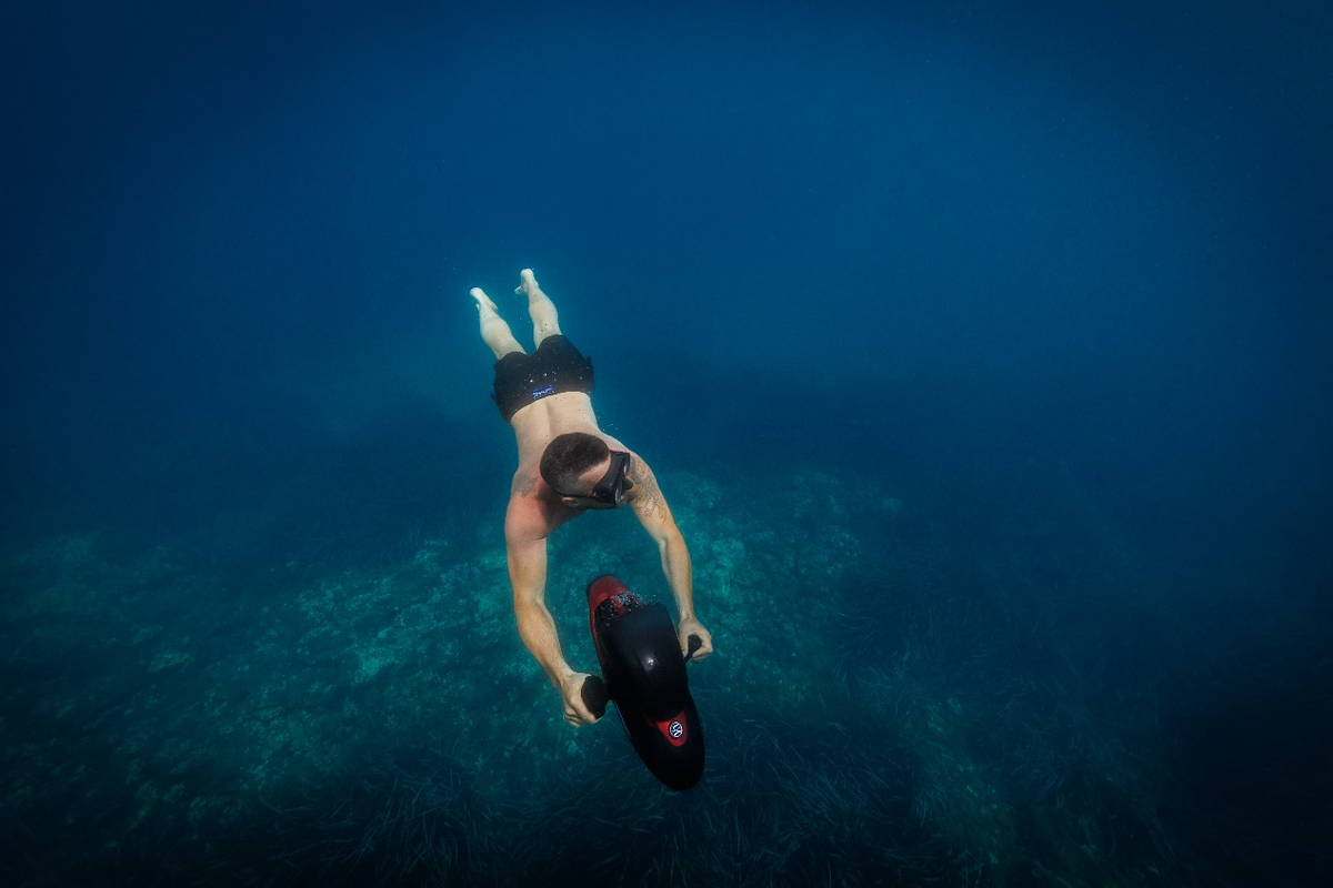 SUBLUE VAPOR Underwater Scooter – 6.21 MPH Pump-Jet Propulsion with Smart Dive Display