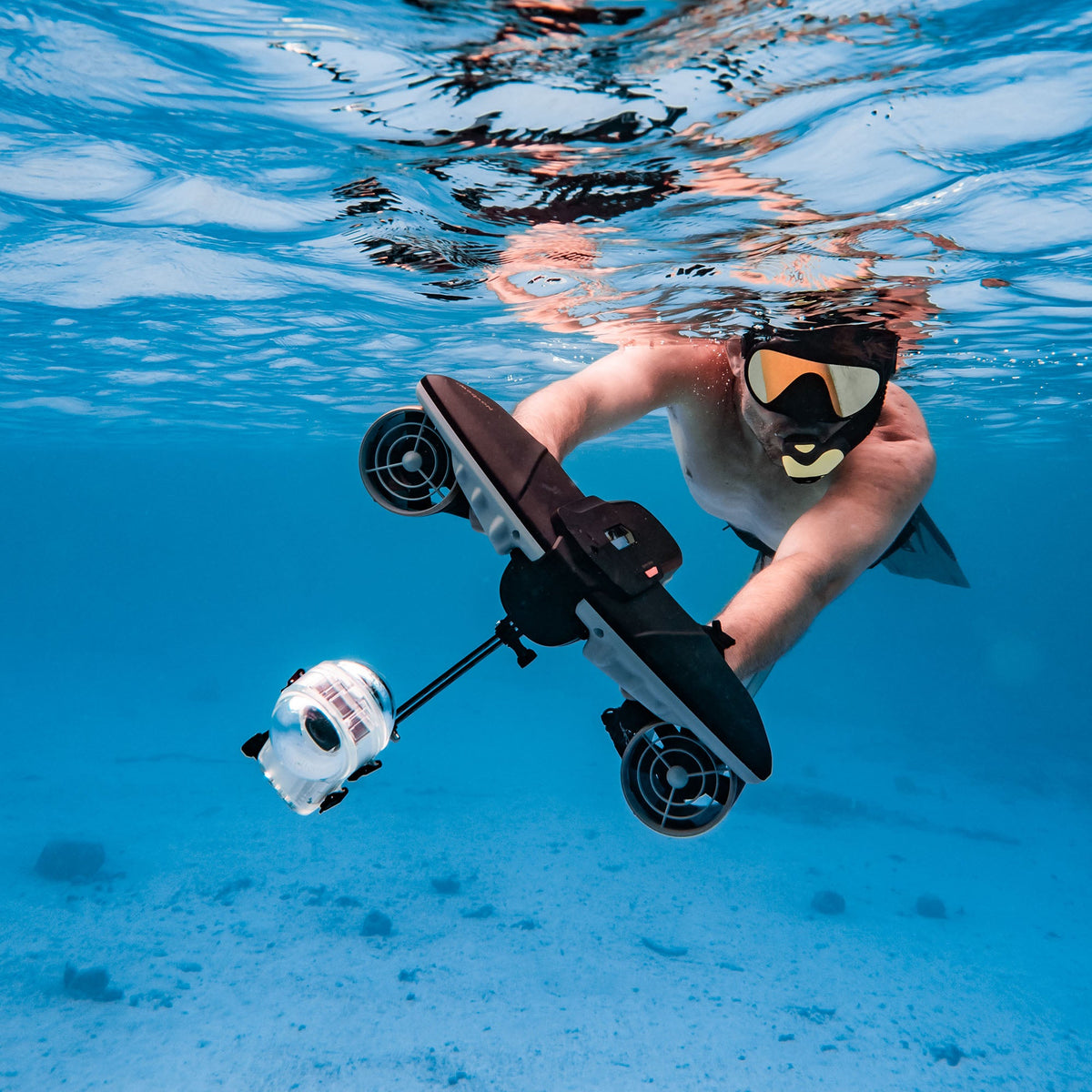SUBLUE Navbow+ Underwater Scooter – Dual-Motor Dive Propulsion with Real-Time Dive Data