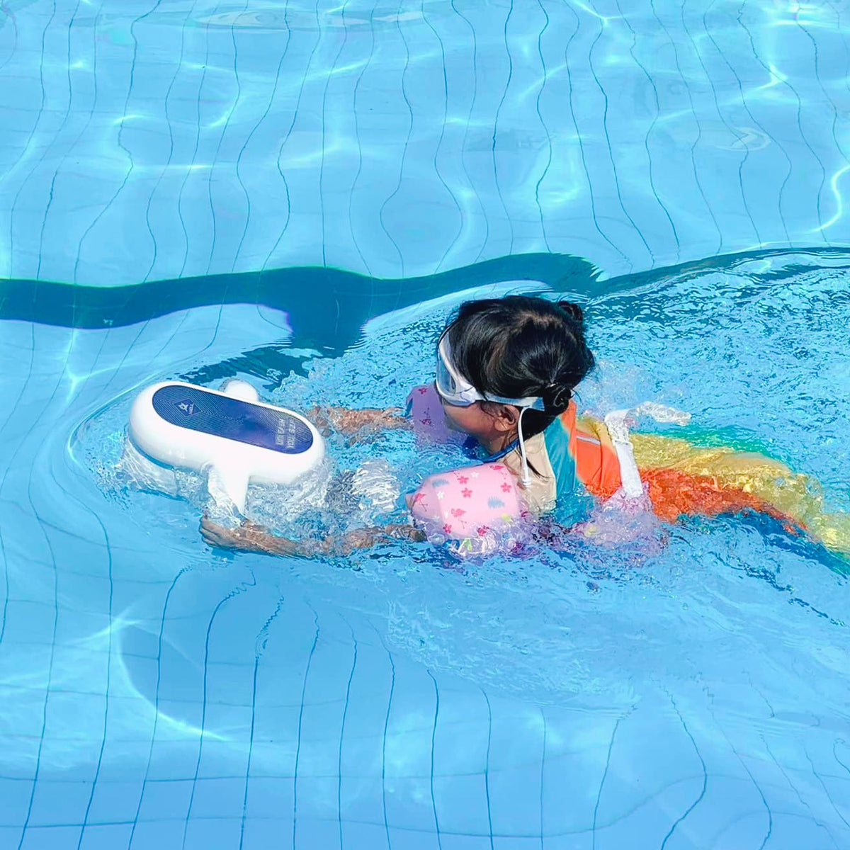 SUBLUE EZ Underwater Scooter – Compact 3.13 MPH Recreational Water Scooter with 15m Depth Rating