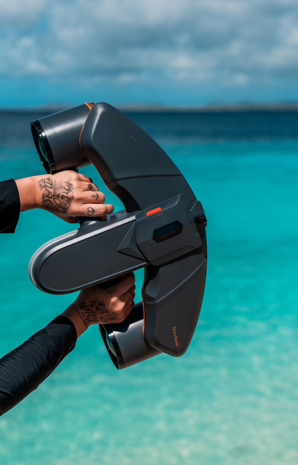 SUBLUE Navbow+ Underwater Scooter – Dual-Motor Dive Propulsion with Real-Time Dive Data