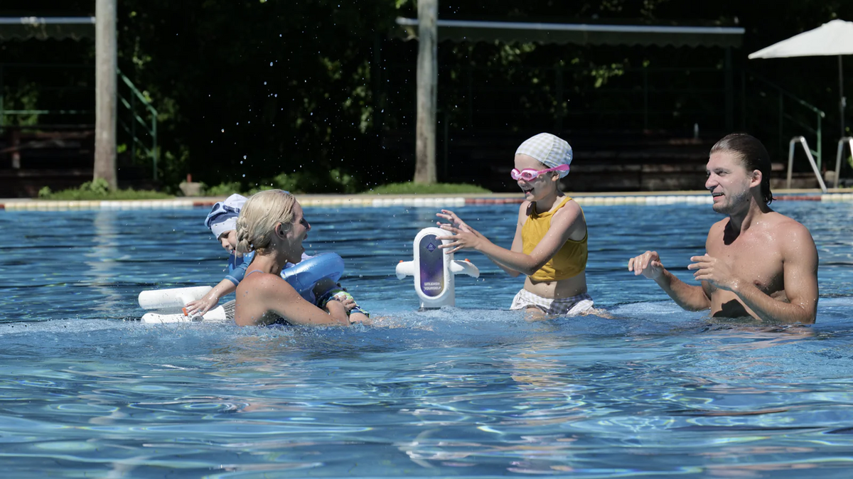 SUBLUE EZ Underwater Scooter – Compact 3.13 MPH Recreational Water Scooter with 15m Depth Rating