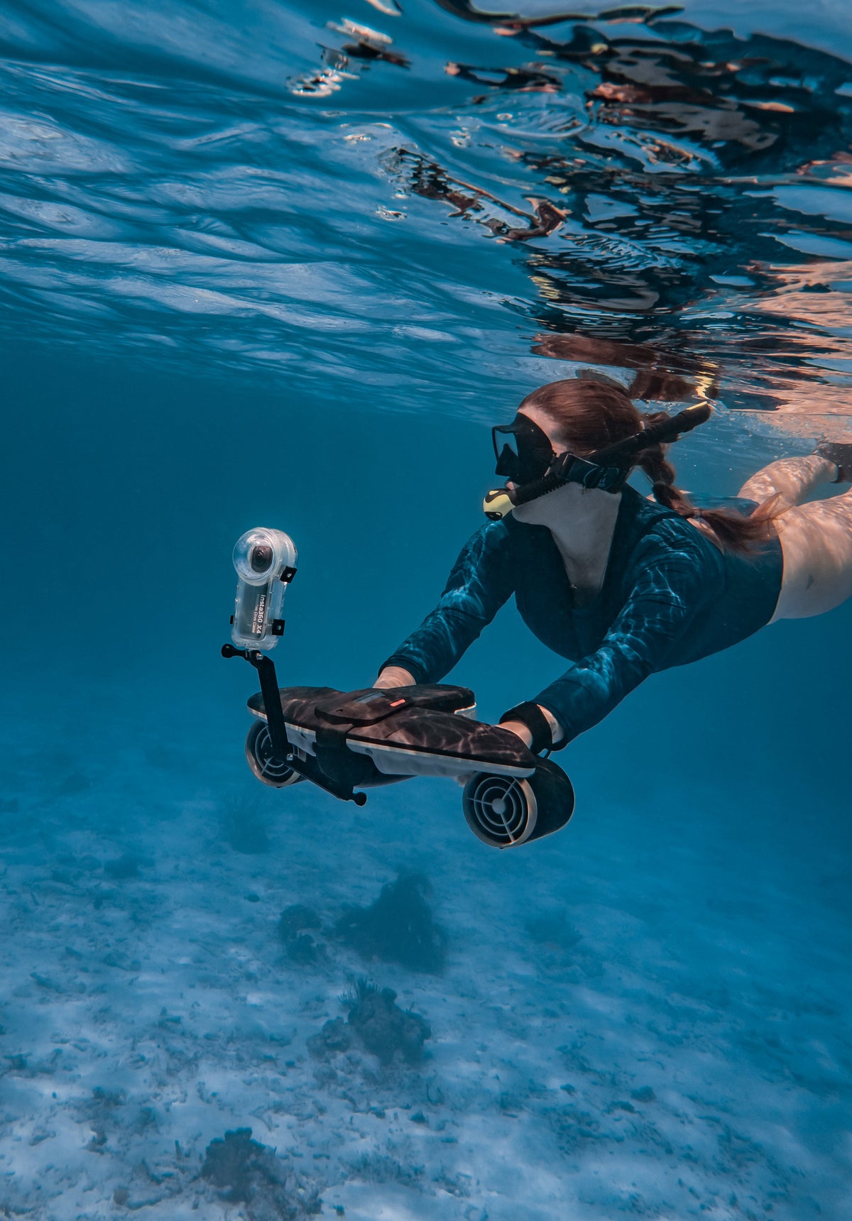 SUBLUE Navbow+ Underwater Scooter – Dual-Motor Dive Propulsion with Real-Time Dive Data