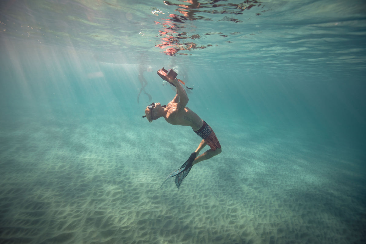 Navbow Underwater Scooter – Dual-Motor Dive Propulsion with OLED Display & 40m Depth Rating
