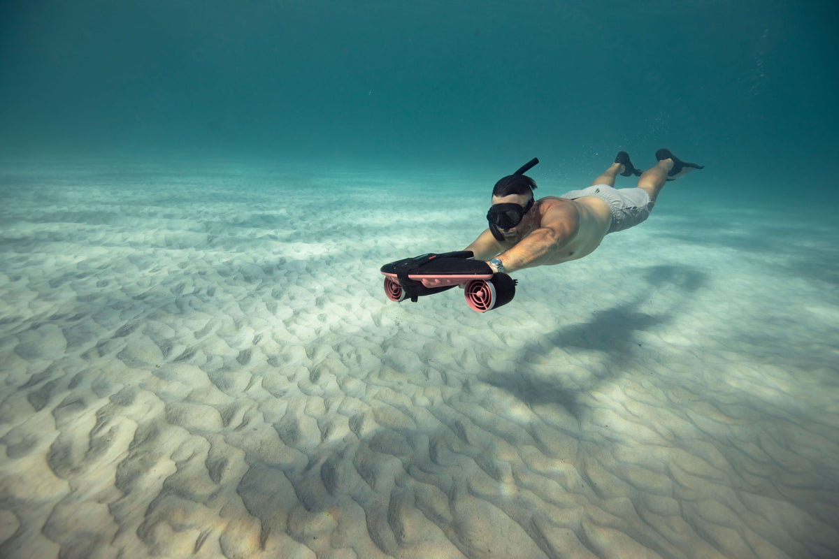 Navbow Underwater Scooter – Dual-Motor Dive Propulsion with OLED Display & 40m Depth Rating