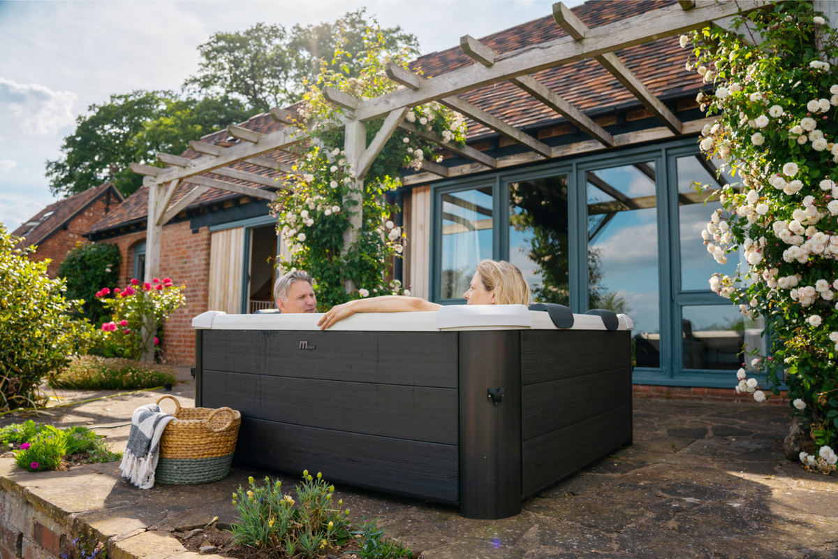 MSPA | OSLO | Frame Series | Rigid Hot Tub & Spa | Light up the night | Upto 6 Person - Aloha Swim Wellness