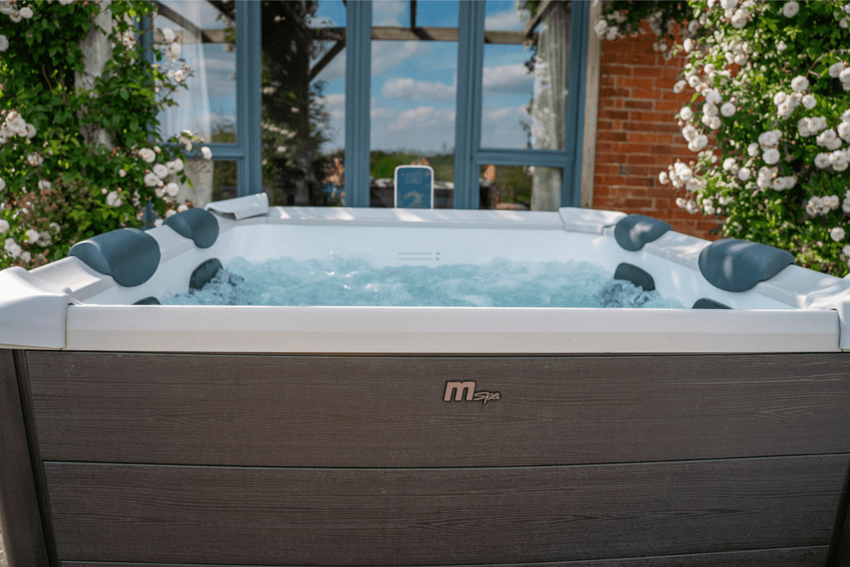 MSPA | OSLO | Frame Series | Rigid Hot Tub & Spa | Light up the night | Upto 6 Person - Aloha Swim Wellness