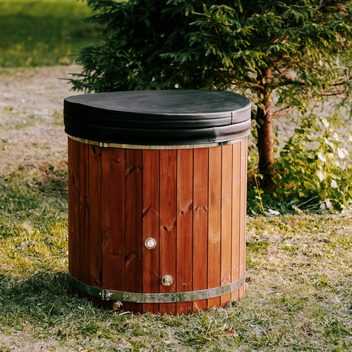 Premium 1-Person Cold Plunge Tub – ThermoWood Exterior & Fiberglass Interior
