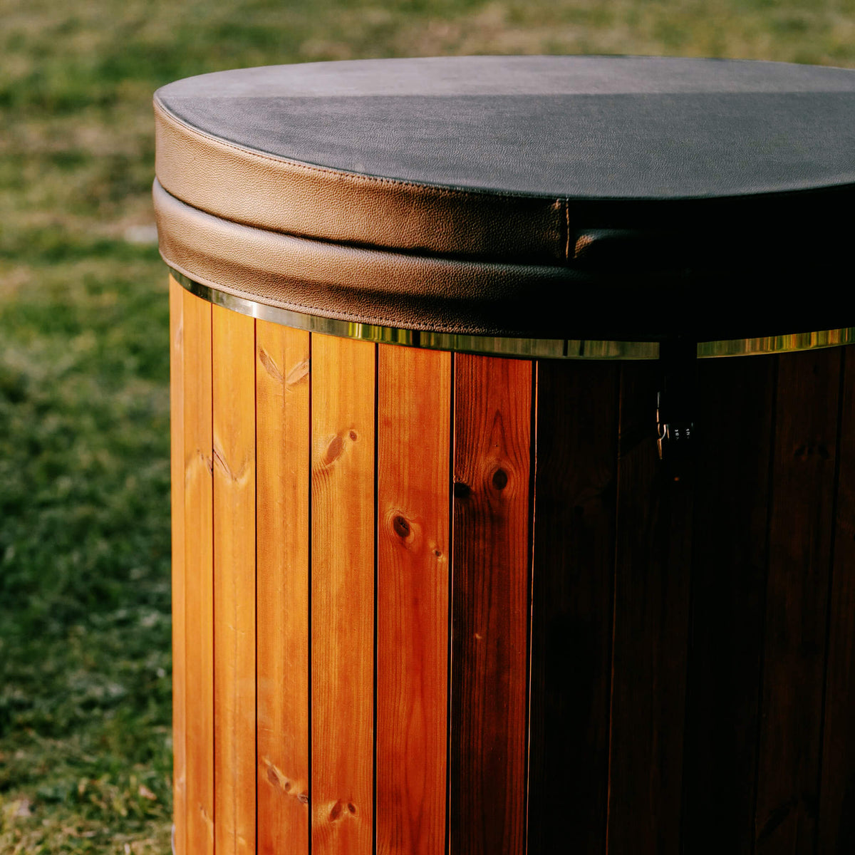 Premium 1-Person Cold Plunge Tub – ThermoWood Exterior & Fiberglass Interior
