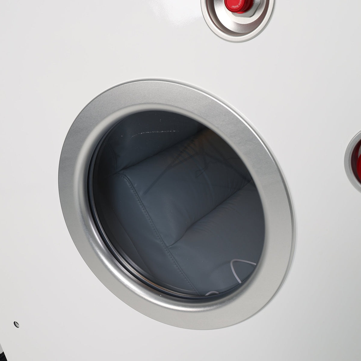 MedEq TimePod 2 – 2.0 ATA Triangular Hard-Shell Hyperbaric Chamber